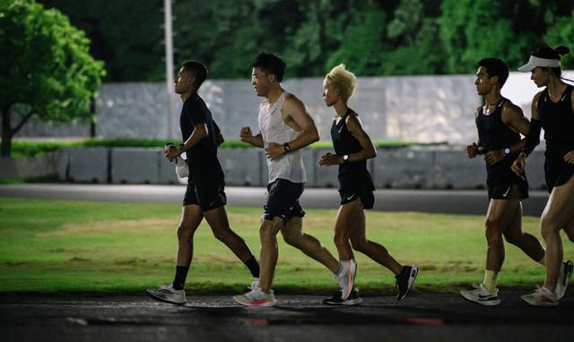 开云-Uzi意外战胜巴黎圣日耳曼，锐不可当引爆全场！-开云